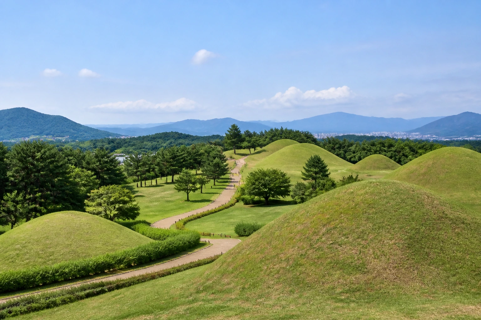 김해 대성동고분군 일대의 가야 역사 도보여행 풍경